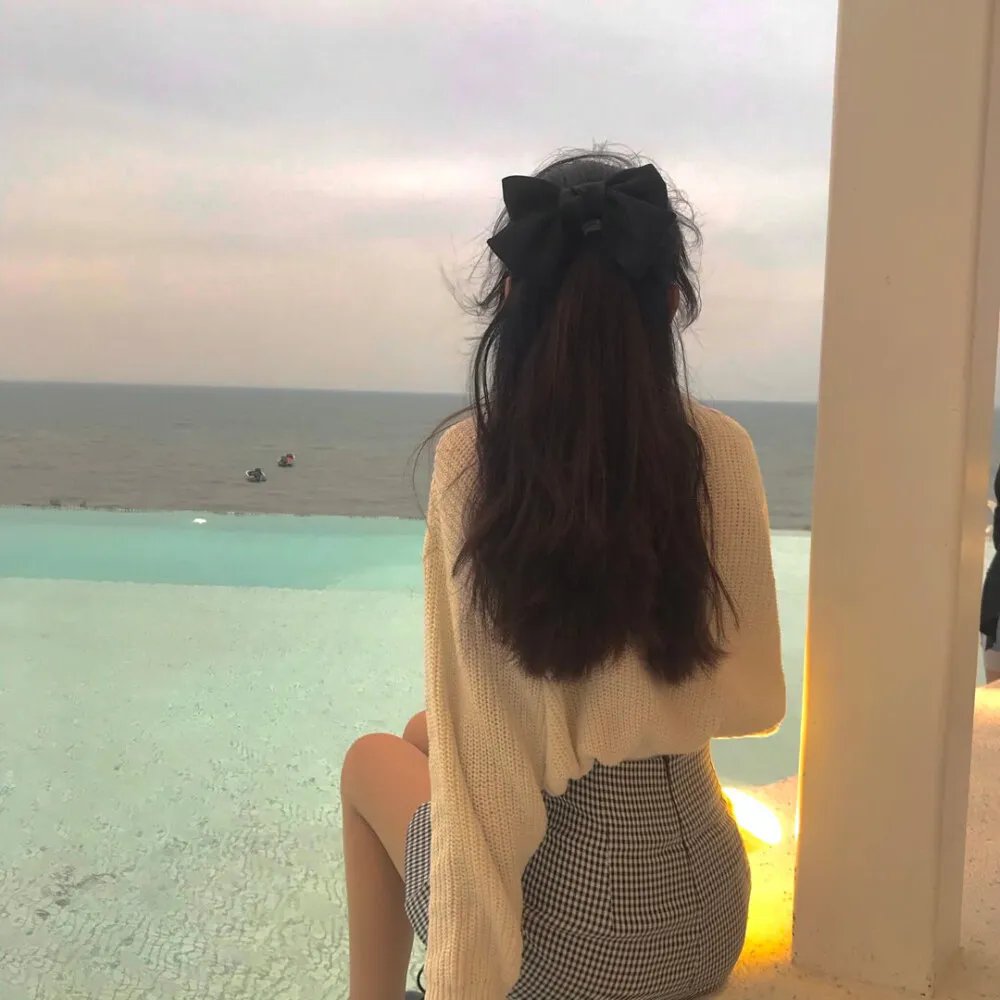 与恶魔共度深夜封面